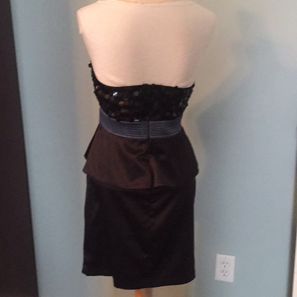 Sequined cocktail dress. Size Medium - Picture 2 of 5